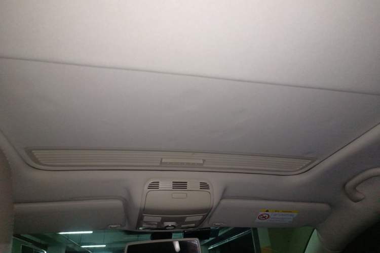 Used Volkswagen Magotan 2015 Revised Version 2.0 TSI Prestige Edition Headliner