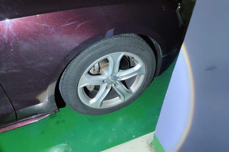 Used Audi A5 2014 Sportback 45 TFSI Right Front Wheel Hub