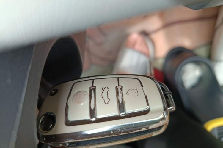 Used Chery QQ Ice Cream 2022 120km Conical Shape Lithium Iron Phosphate
