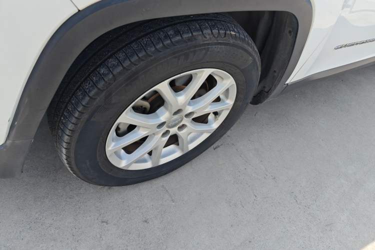 Used Jeep Cherokee 2016 2.0L Superior Edition
