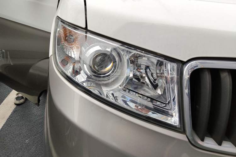 Used Jinbei New Hiace X30L 2018 1.5L Box Truck Wealth Edition DLCG14