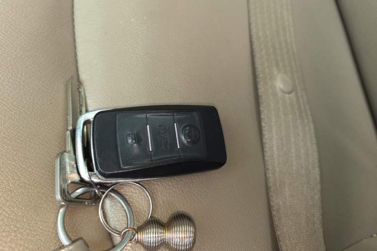 Used Toyota Highlander 2013 2.7L Two-Wheel Drive 7-Seater Zijin Edition Vehicle Key