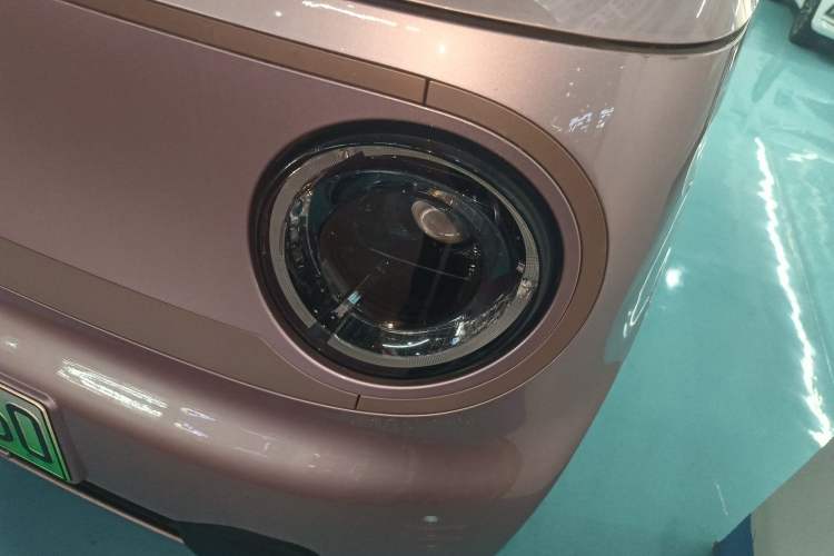 Used Geely Galaxy Panda 2024 Panda Mini 200km Endurance Bear Left Front Headlight