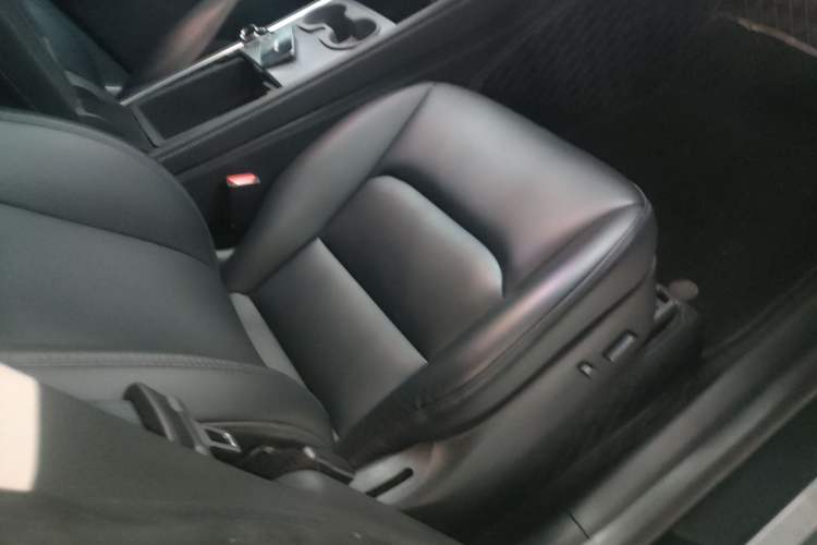 Used Tesla Model Y 2022 Rear-Wheel-Drive Version
