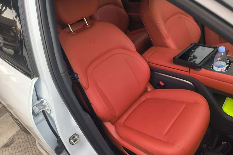 Used Dongfeng eπ eπ008 2024 636Max All-Electric Version 6 Seats Right Front Seat