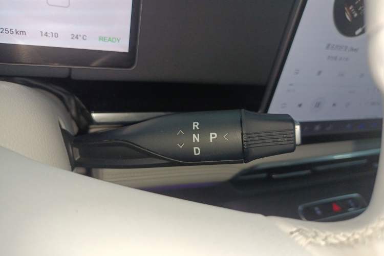 Used VOYAH Dream 2025 PHEV Four-Wheel-Drive Flagship Kunpeng Edition