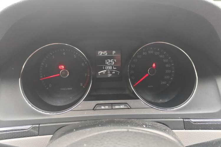 Used Volkswagen Bora 2014 1.6L Automatic Fashion Model Instrument Cluster