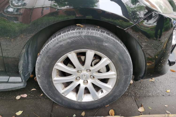 Used Mazda CX-7 2014 2.5L 2WD Premium Edition Right Front Wheel Hub