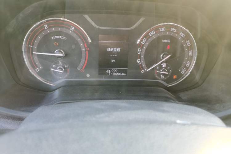 Used SAIC MAXUS T70 2020 2.0T Diesel Manual Two-Wheel Drive Australian Version with Long Bed and High Ground Clearance