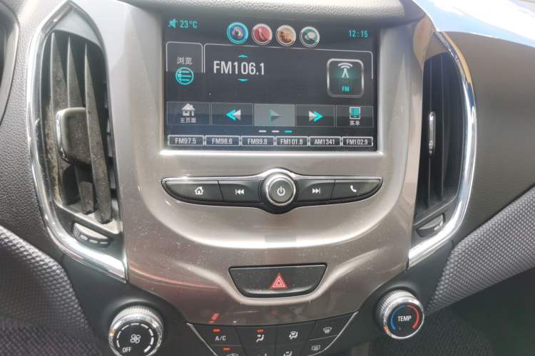 Used Chevrolet Cruze 2018 Redline 320 Automatic Pioneer Edition Audio And AC Panel