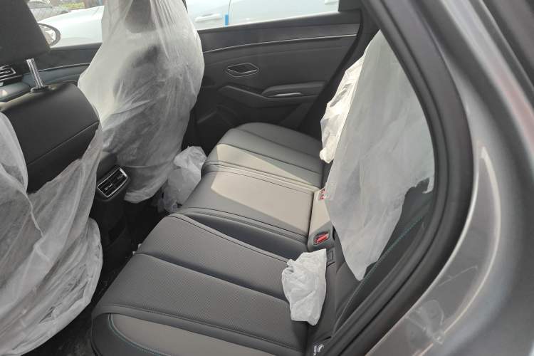 Used BYD Qin L 2025 DM-i Smart Drive 80KM Leading Model
