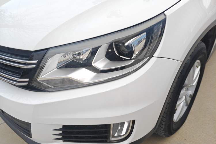 Used Volkswagen Tiguan 2015 1.8TSI Manual Two-Wheel Drive Fashion Edition Left Front Headlight