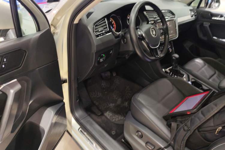 Used Volkswagen Tiguan L 2021 330TSI Automatic Two-Wheel Drive Smart Edition