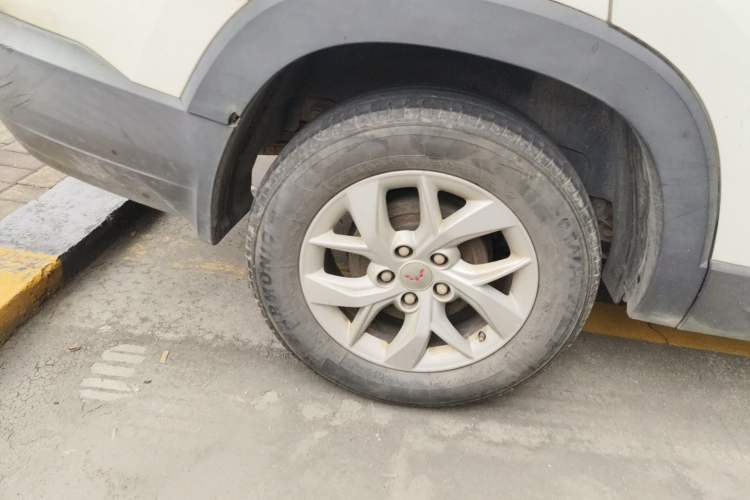 Used Wuling Hongguang S3 2019 1.5L Manual Standard Version China VI Standard Right Rear Wheel Hub