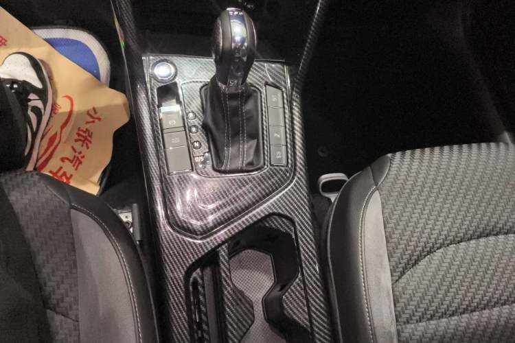 Used Volkswagen Tharu 2019 280TSI Two-Wheel Drive R-Line China V Standard Gear Lever