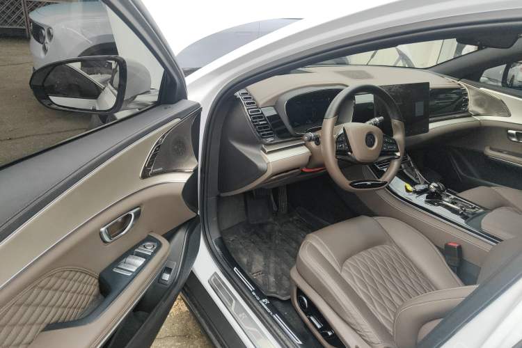 Used BYD Han 2023 EV Champion Edition 715KM Front-Drive Prestige Model Driver Seat