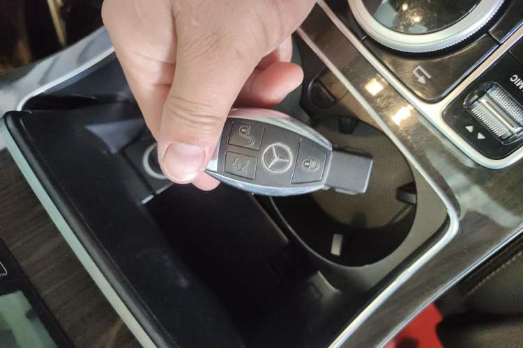 Used Mercedes-Benz GLC 2016 GLC 260 4MATIC Dynamic Edition Vehicle Key