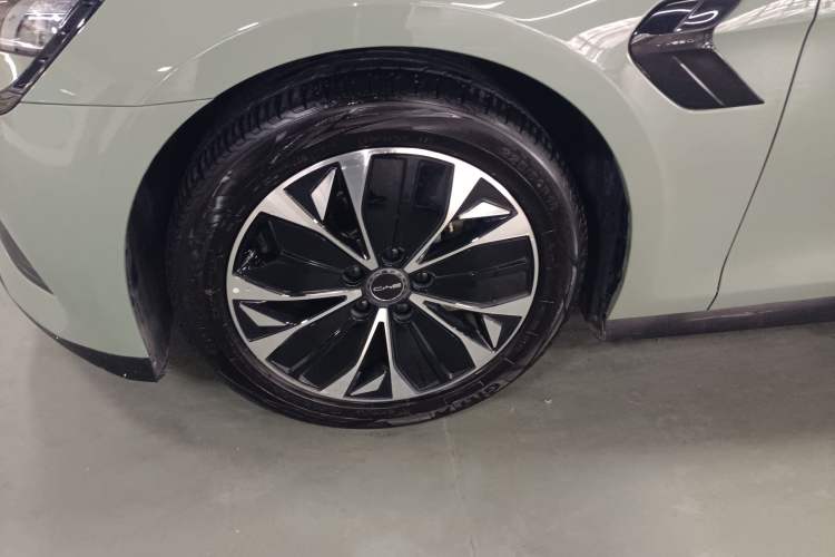 Used BYD Seal 2022 550 km Standard Range Rear-Wheel Drive Prestige Version
