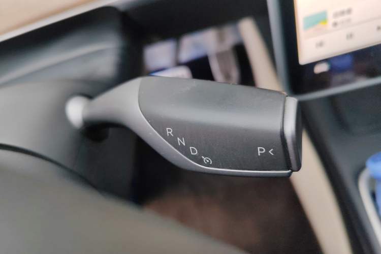 Used Tesla Model Y 2022 Long-Range All-Wheel-Drive Version