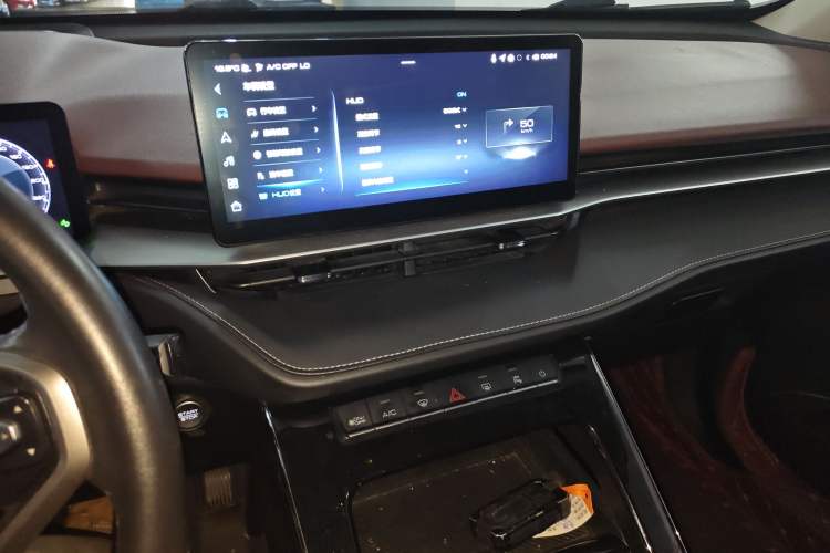 Used Haval H6 2021 3rd Generation 1.5T Automatic Two-Wheel Drive Max Audio And AC Panel