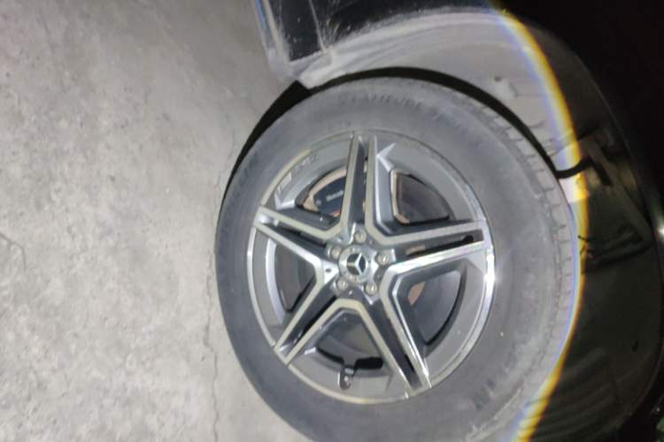 Used Mercedes-Benz GLE 2020 Facelifted GLE 450 4MATIC Stylish Edition Right Front Wheel Hub