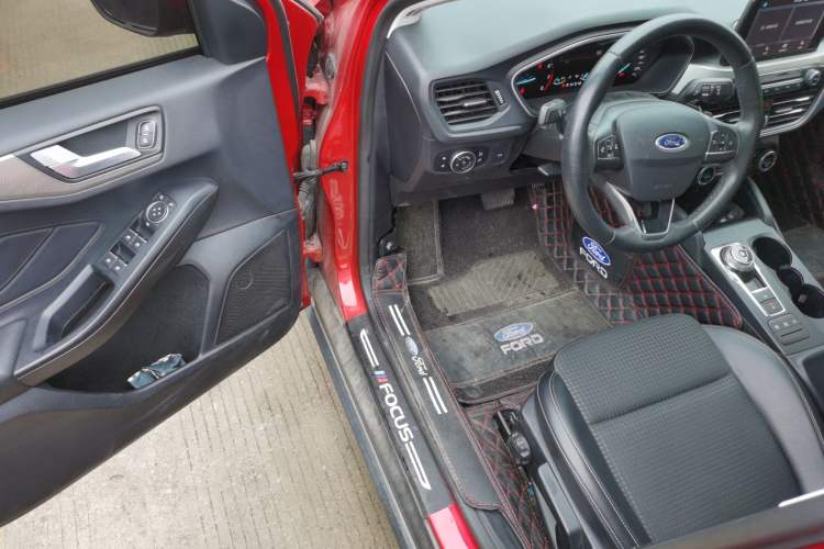 Used Ford Focus 2019 Sedan EcoBoost 180 Automatic Trend Edition