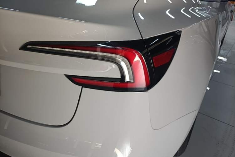 Used Tesla Model 3 2023 Rear-Wheel-Drive Version
