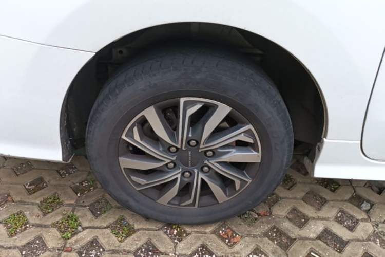 Used SAIC MAXUS G20 2021 Facelifted PLUS 2.0T Gasoline Automatic Luxury Edition