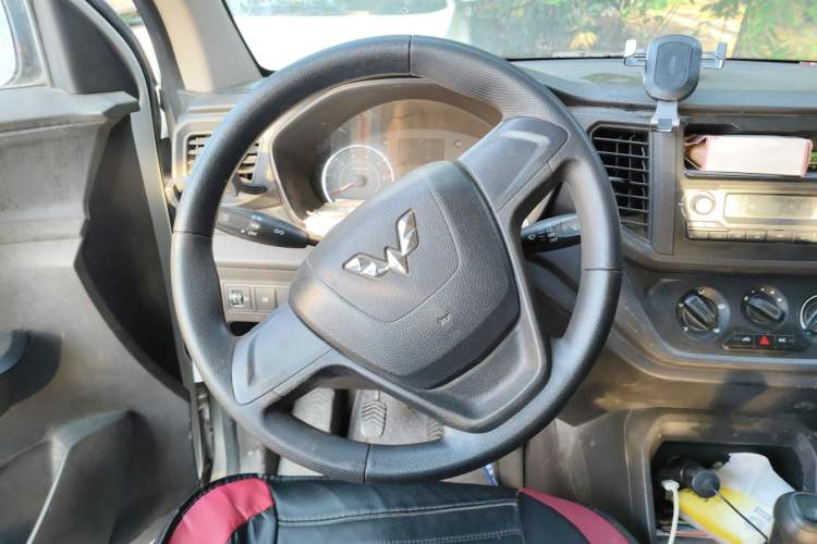 Used Wuling Hongguang V 2019 1.5L Jingqu Version China VI LAR
