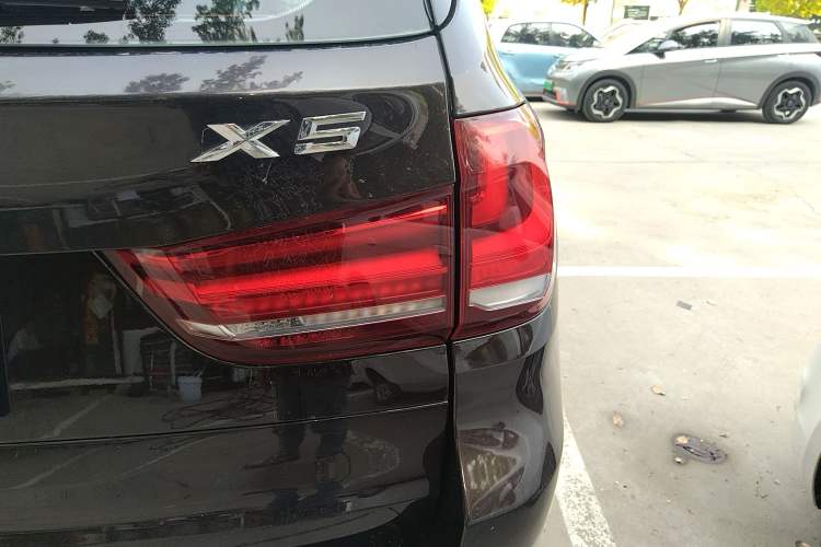 Used BMW X5 2017 xDrive28i Exterior 1