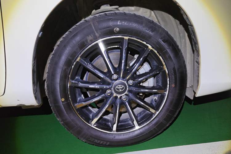 Used Toyota Vios 2021 1.5L CVT Innovation Edition Right Front Wheel Hub