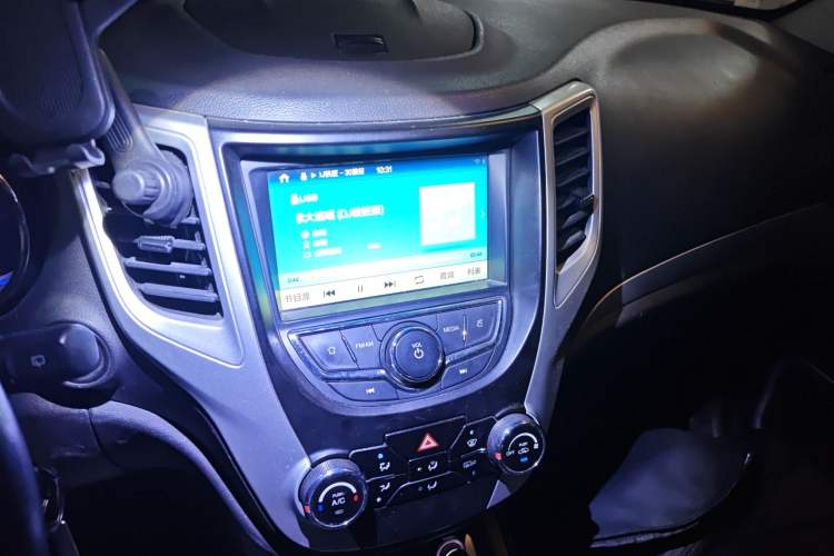 Used CHANGAN CS35 2016 1.6L Manual Luxury Model China IV Standard