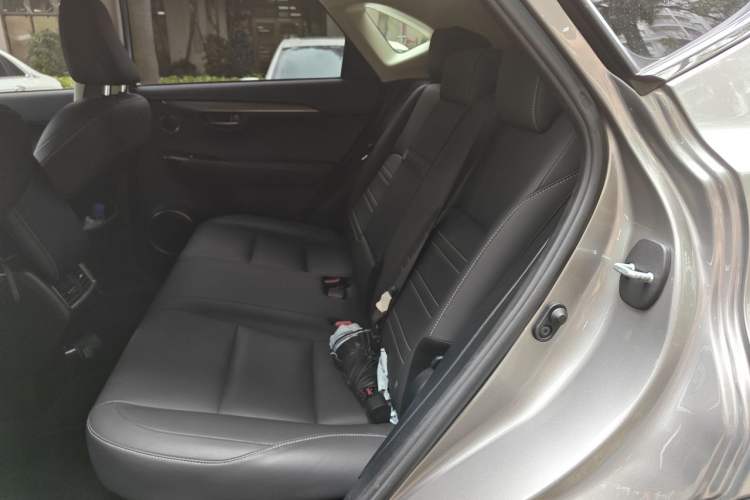 Used Lexus NX 2018 300h Front-Wheel-Drive FENGSHANG Version China V Emission Standard