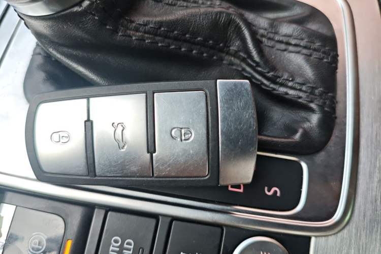 Used Volkswagen FAW-Volkswagen CC 2015 2.0 TSI Ultimate Model Vehicle Key