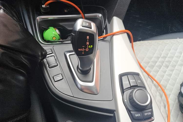 Used BMW 3 Series 2015 320Li Luxury Edition Fashion Model Gear Lever