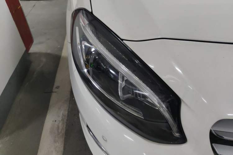 Used Mercedes-Benz B-Class 2015 B 200 Fashion Model Right Front Headlight