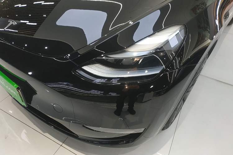 Used Tesla Model Y 2023 Long-Range All-Wheel-Drive Version
