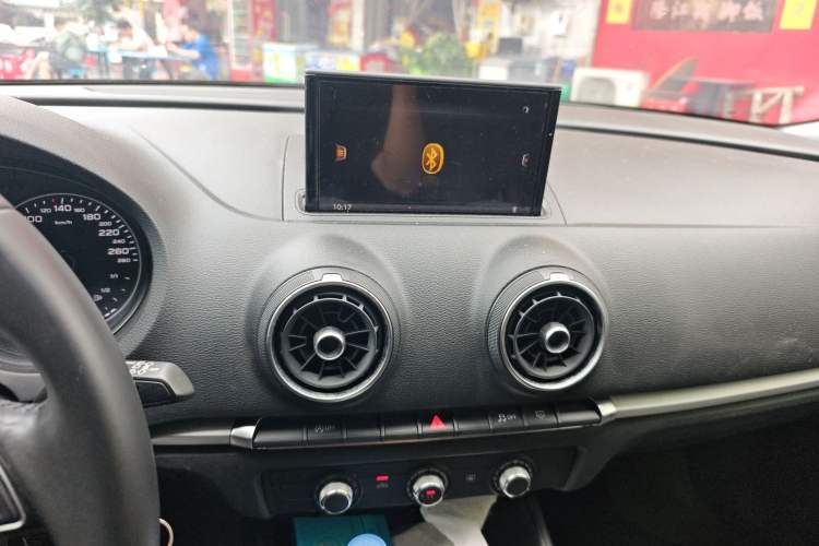 Used Audi A3 2018 30th Anniversary Edition Sportback 35 TFSI Ambition Model Audio And AC Panel