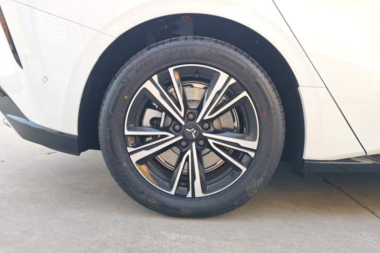 Used Hongqi EH7 2025 600 Smart Selection Edition
