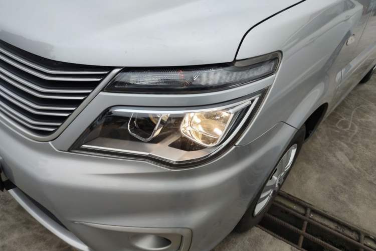 Used FORTHING Lingzhi 2019 Facelifted M5L 1.6L 7-Seater Base Model China VI Standard