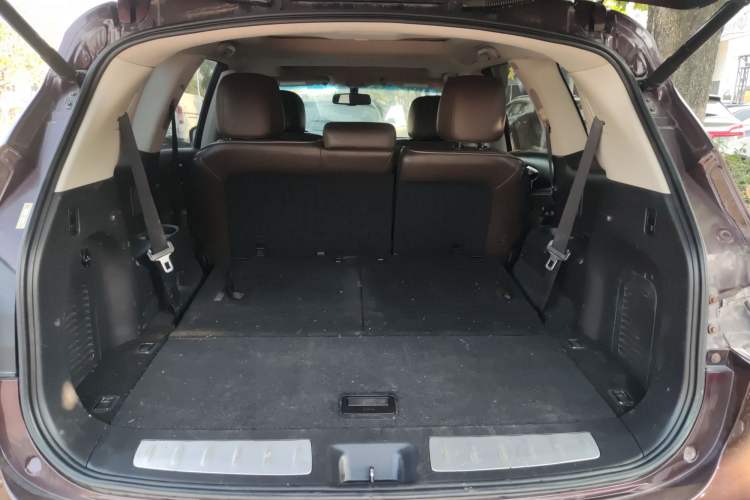 Used Infiniti QX60 2014 2.5 S/C Hybrid Two-Wheel Drive Excellence Edition Trunk