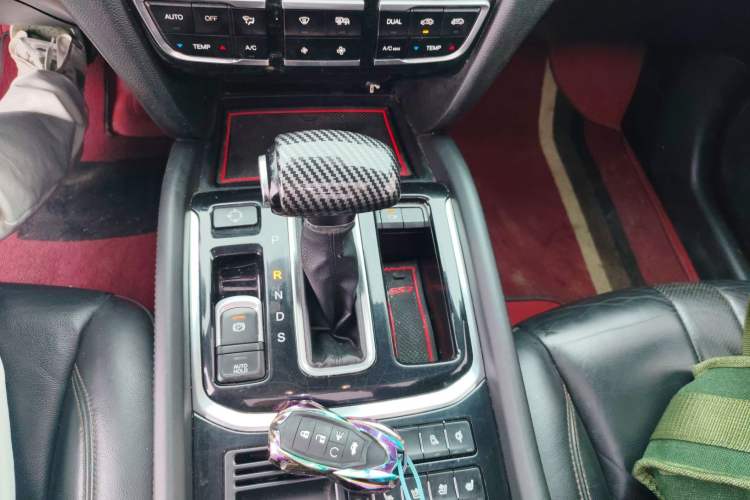 Used GAC Trumpchi GS7 2017 320T Two-Wheel-Drive Luxury Smart Connectivity Model Gear Lever