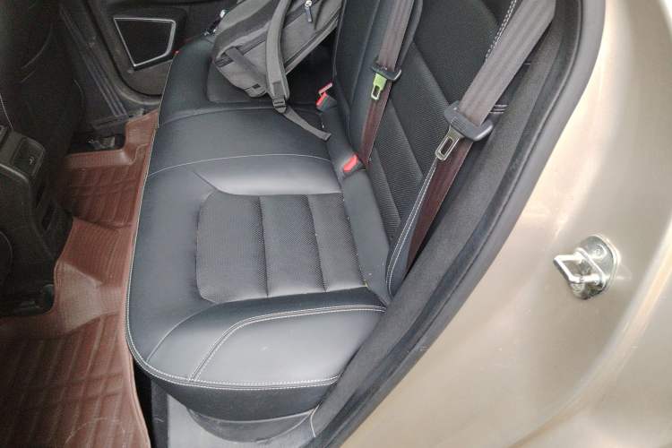 Used Geely Auto Emgrand GS 2016 Sport Edition 1.8L Automatic LingShang Model Left Rear Seat