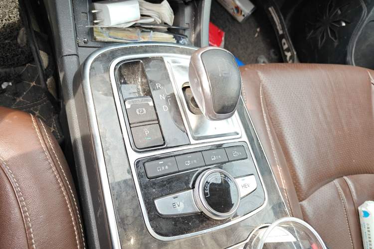 Used BYD Tang New Energy 2015 2.0T Four-Wheel-Drive Flagship Model