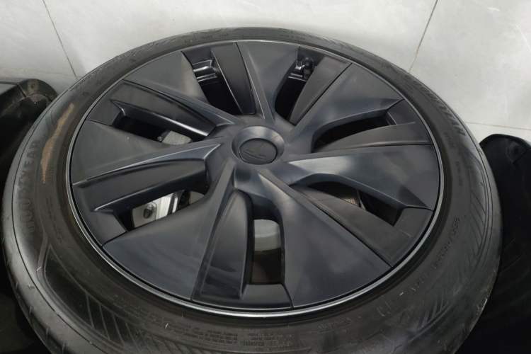 Used Tesla Model Y 2023 Rear-Wheel-Drive Version
