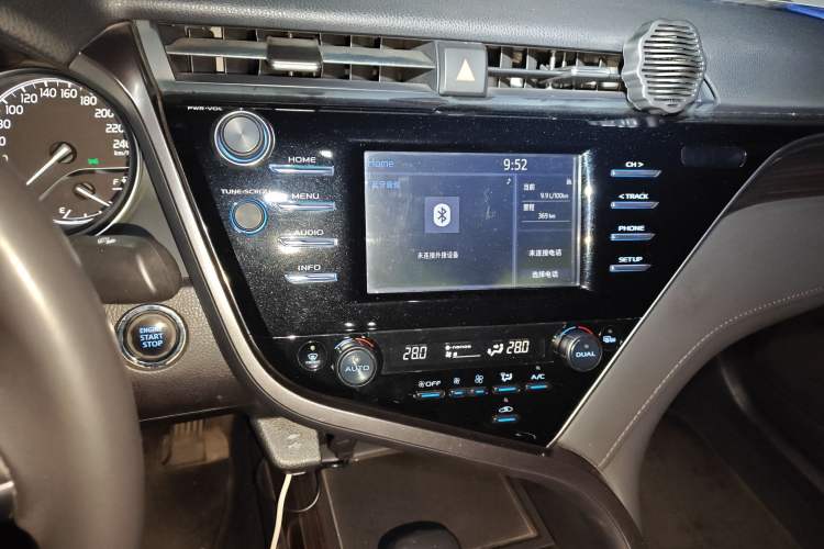 Used Toyota Camry 2018 2.0G Luxury Edition
