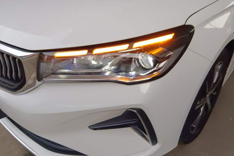 Used Geely Auto Emgrand 2022 4th Generation 1.5L CVT Luxury Model Left Front Headlight