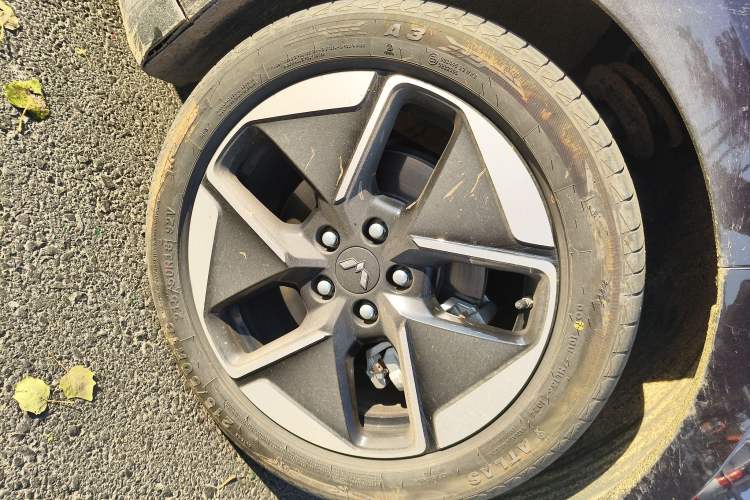Used Wuling Xingguang 2023 150 Advanced Edition Right Front Wheel Hub