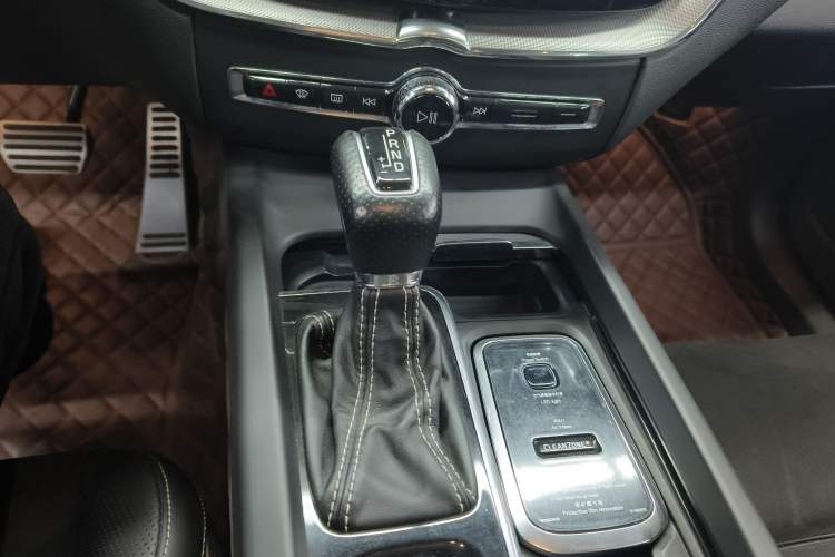 Used Volvo XC60 2019 T5 4x4 Zhiya Sport Edition China VI Standard
