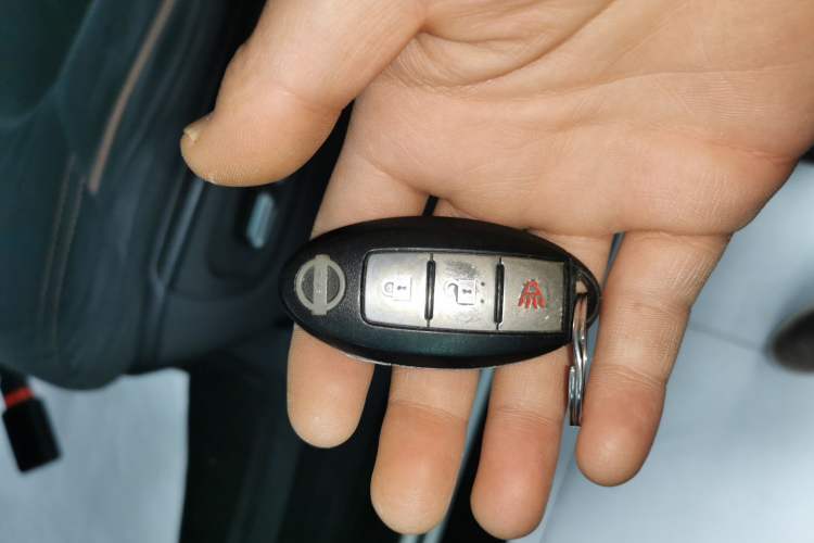 Used Nissan Patrol 2018 4.0L LinkedIn Edition Vehicle Key